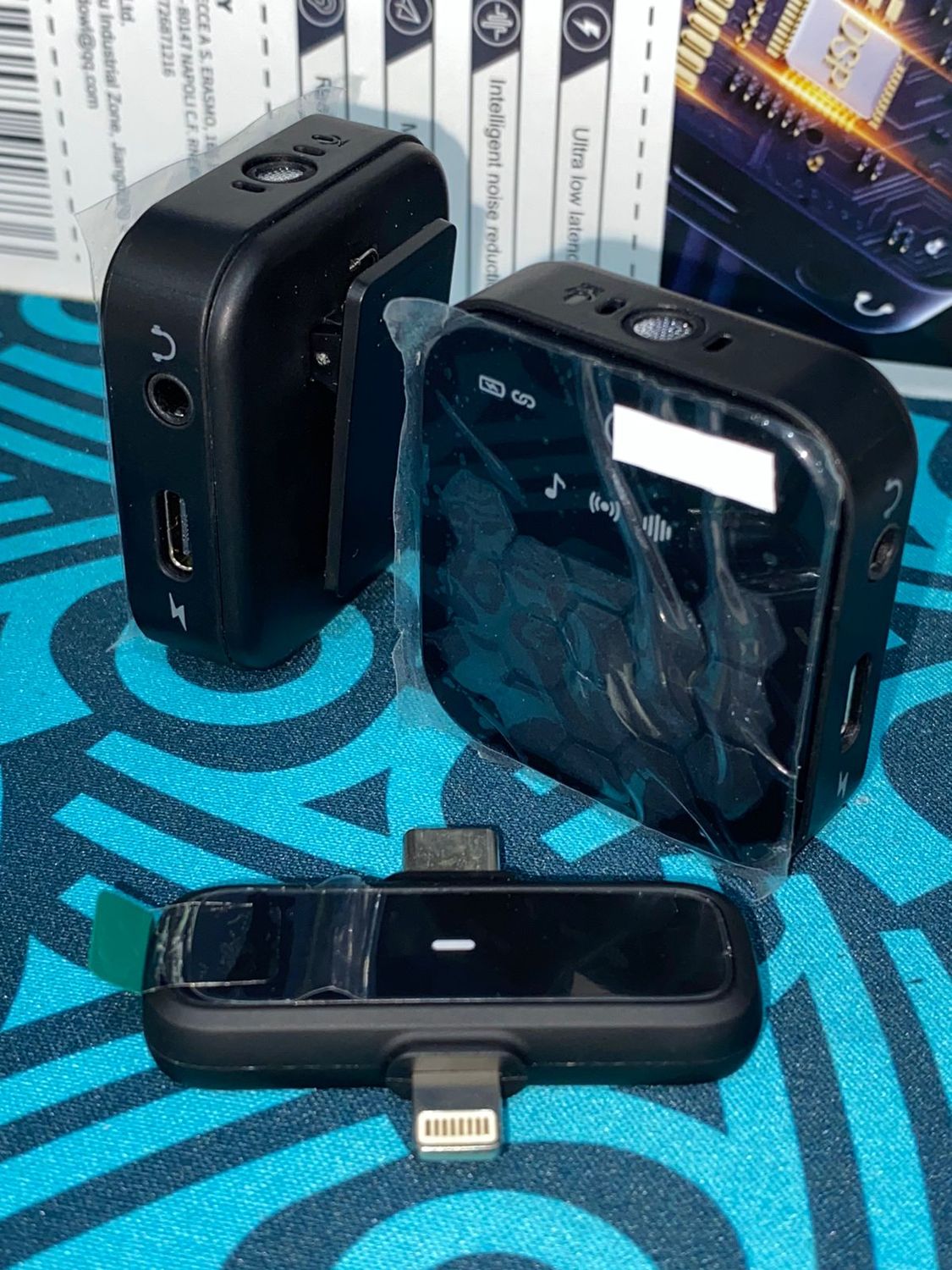 Andowl 2.4G dual wireless microphone