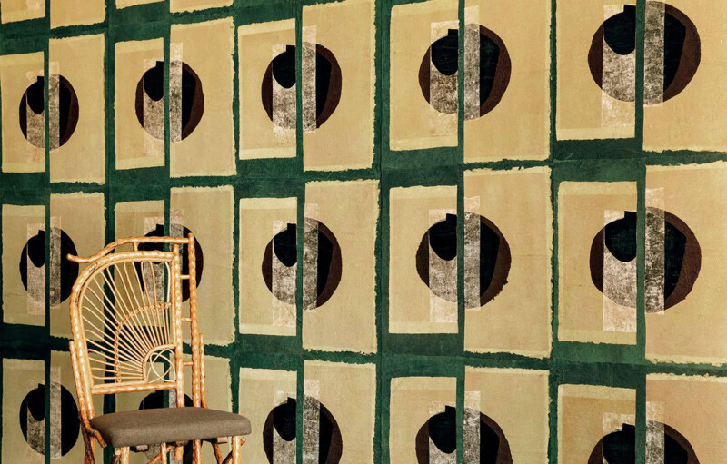 Elitis. Art Paper - Izu
Kolekcja zestawia ręcznie robione papiery morusowe i bibułę - niebarwioną lub tkaną z naturalnymi pigmentami - w całości wycinane i ręcznie wykonane. Można poczuć materiał papieru, jego fakturę, aksamitną naturę i tekstury, które różnią się w zależności od jakości papieru: gęste i ciężkie w jednym wzorze, delikatne i przejrzyste w innym.