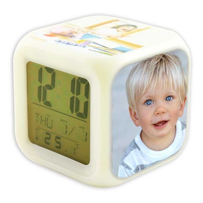 שעון מעורר עם תאורה מתחלפת