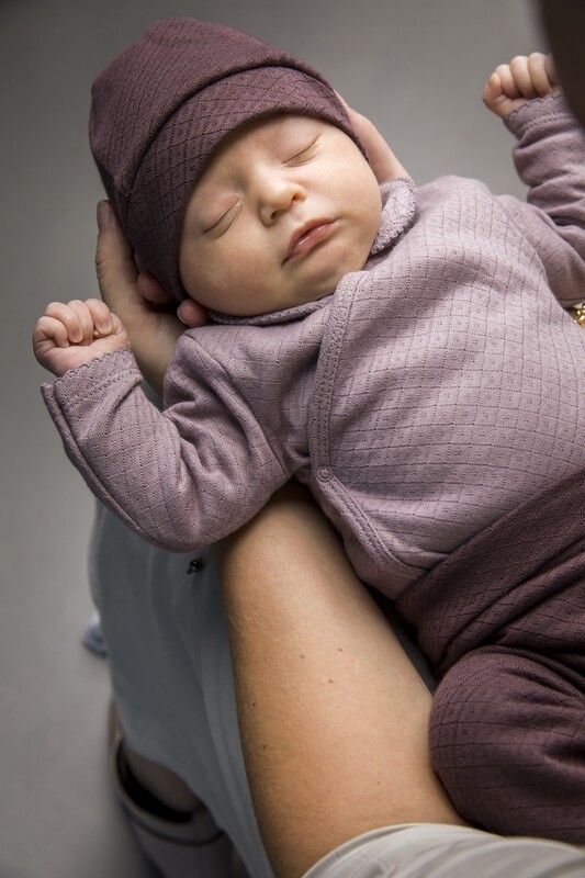 Babymutsje Rivka Mauve