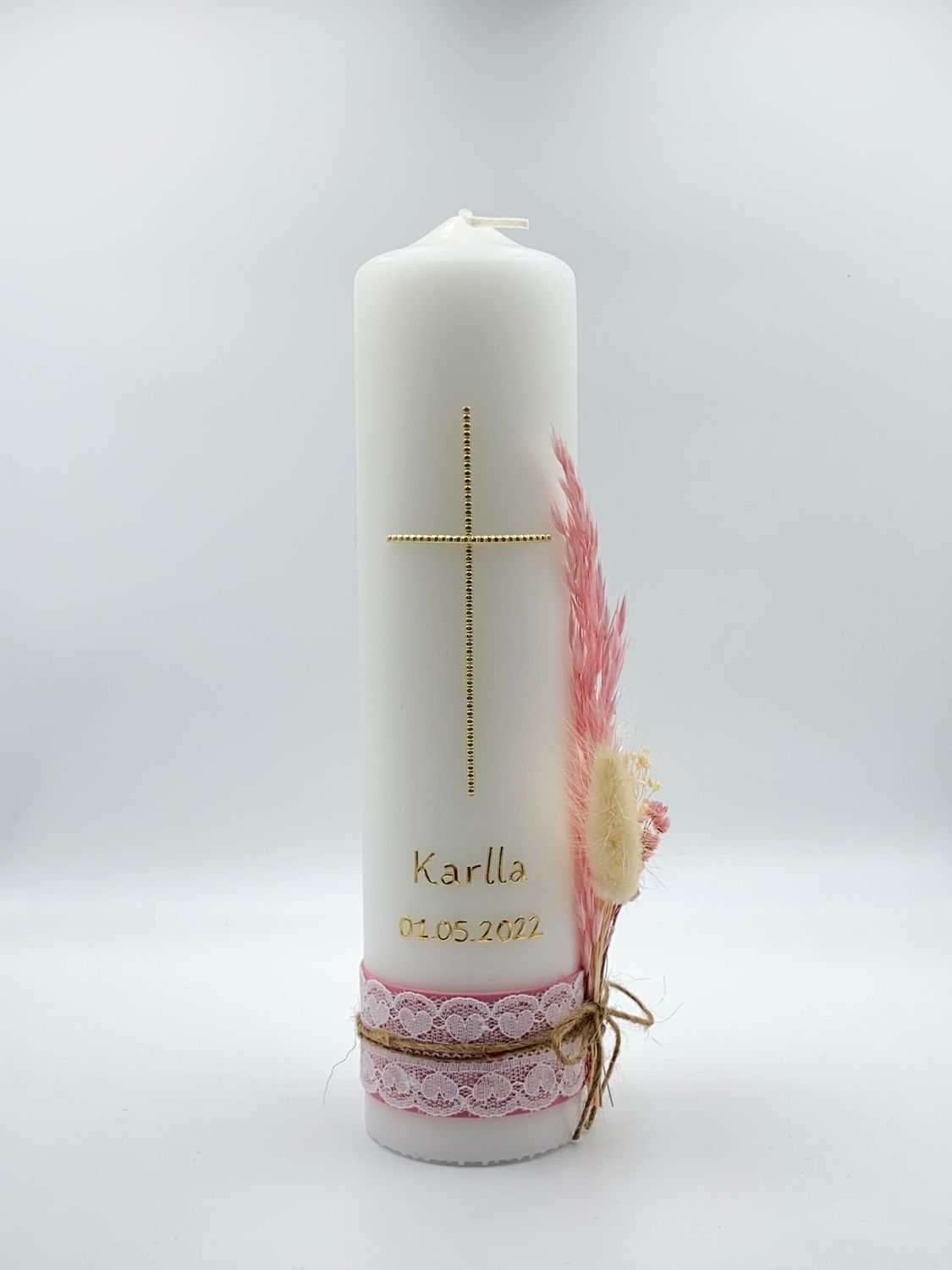 Taufkerze Kommunionkerze 250x60mm Klassisch Kreuz mit Trockenblumen und Spitzenband