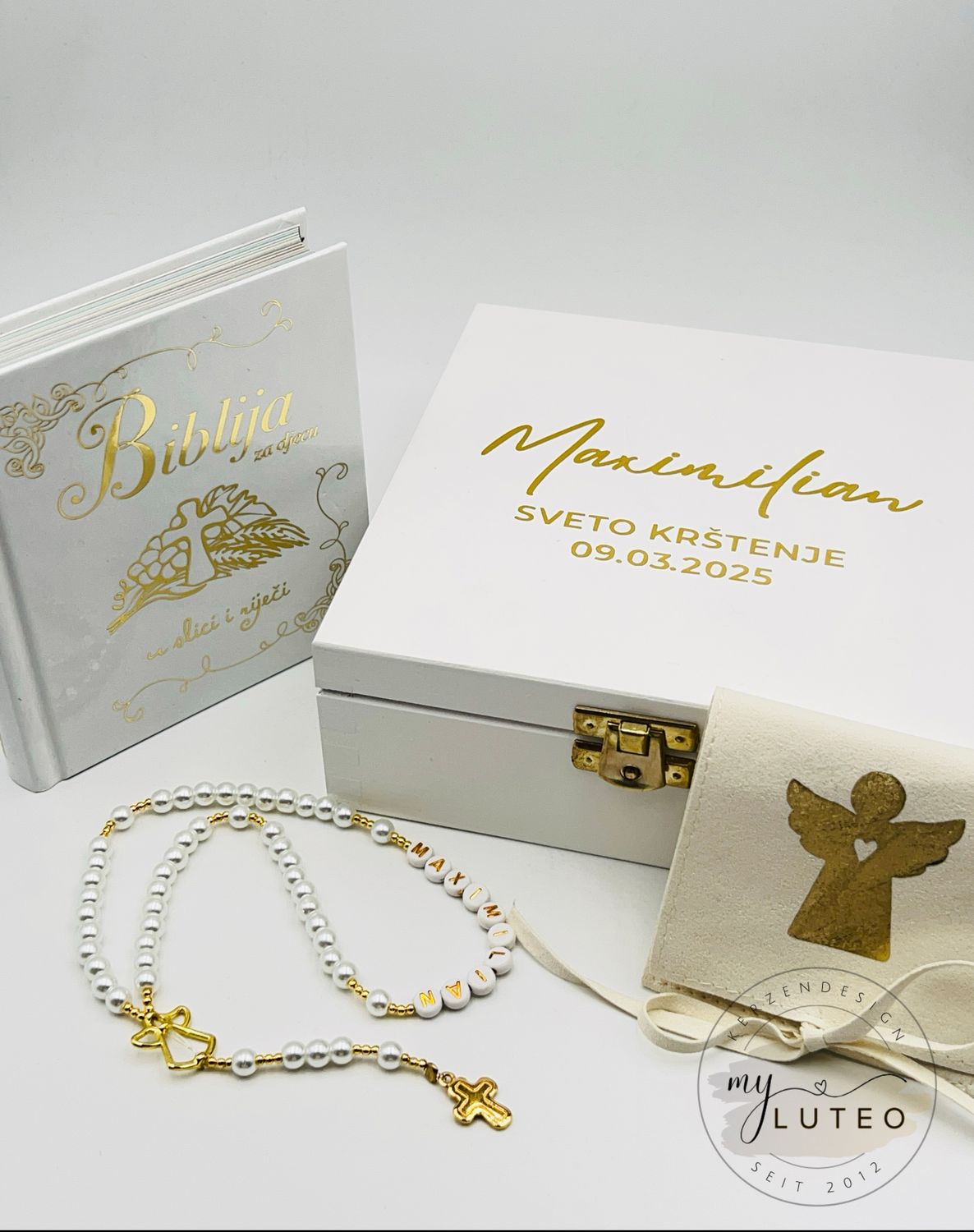 Personalisierte Erinnerungsbox zur Taufe oder Kommunion Personalisierte Erinnerungsbox zur Taufe oder Kommunion