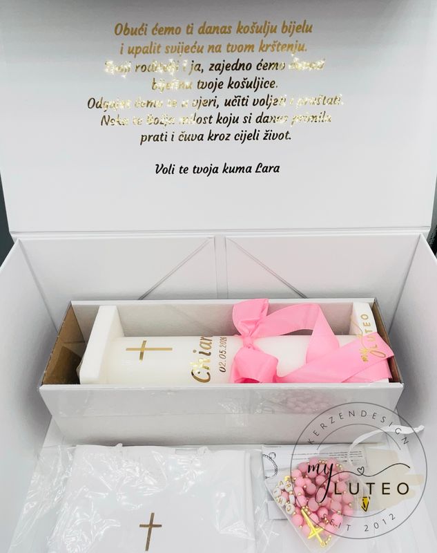 Set zur Taufe (Personalisierte Kartonbox, Taufkerze, Rosenkranz, Taufhemd)