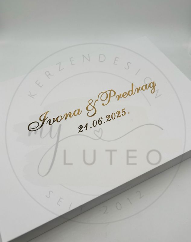Personalisierte Geschenkbox zur Firmung mit personalisierter Bibel, Firmungskerze und Rosenkranz (kroatisch) Personalisierte Geschenkbox zur Firmung mit personalisierter Bibel, Firmungskerze und Rosenkranz (kroatisch)