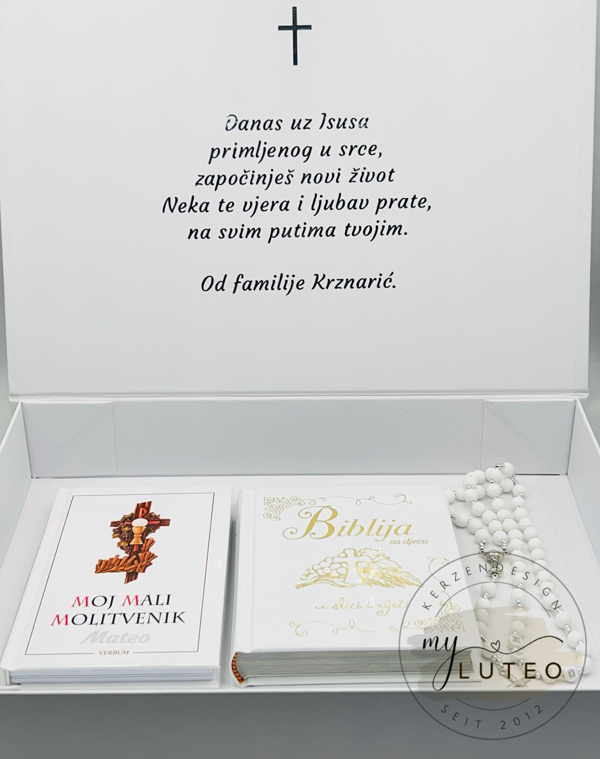 Personalisierte Geschenkbox mit kleiner kroatischer Kinderbibel (Biblija za djecu), Gotteslob auf kroatisch (Moja mali molitvenik) und Rosenkranz Personalisierte Geschenkbox mit kleiner kroatischer Kinderbibel (Biblija za djecu), Gotteslob auf kroatisch (Moja mali molitvenik) und Rosenkranz