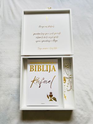 Personalisierte Premium Geschenkbox zur Taufe (Personalisierte Holzbox, Bibel Personalisierte Premium Geschenkbox zur Taufe (Personalisierte Holzbox, Bibel "Moja krsna Biblija" auf kroatisch & Rosenkranz)