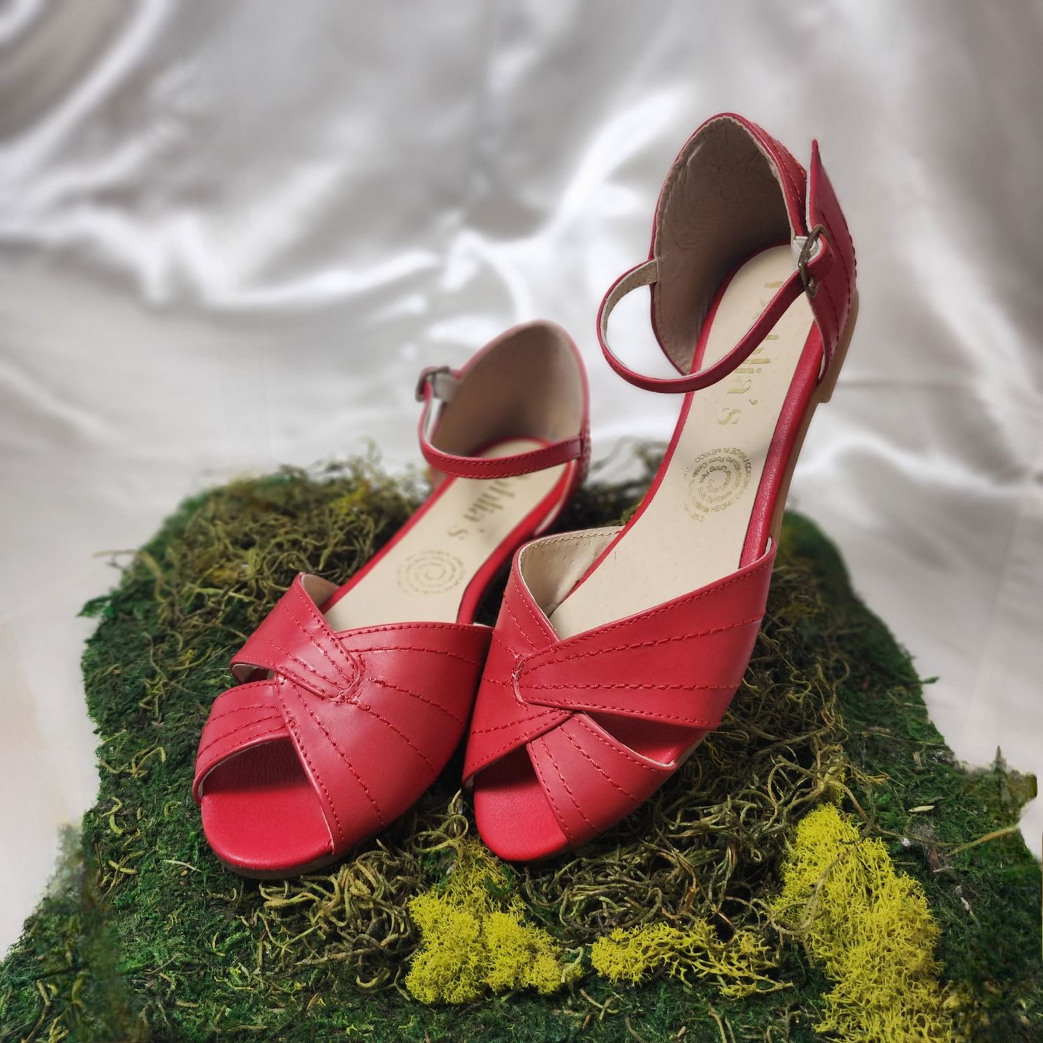 DANIA (Candy Apple Red)