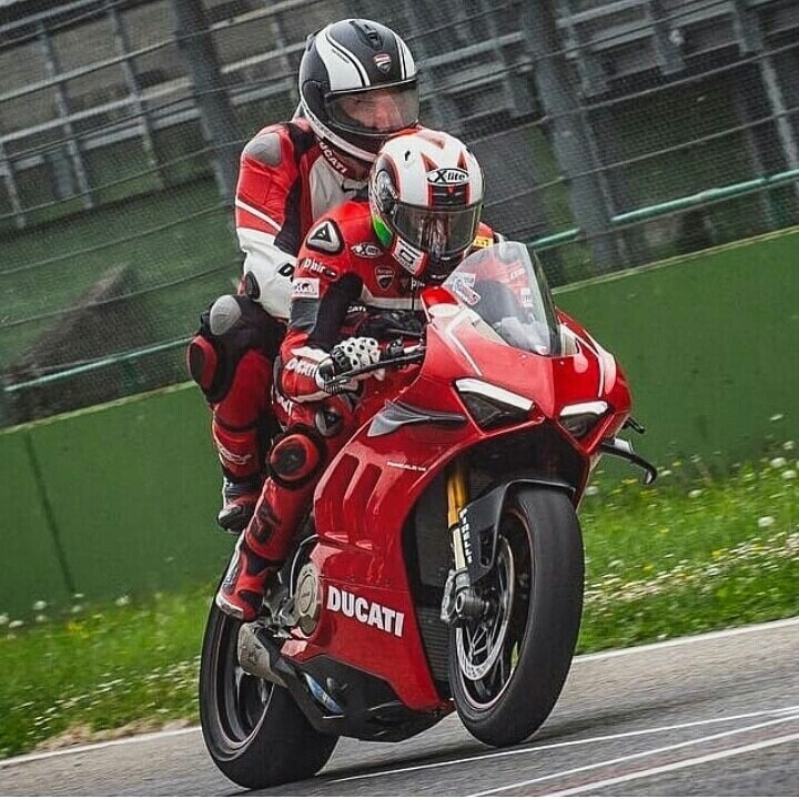 ASIDERO DUCATI - APRILIA - MV AGUSTA    
                          REF. DAF01 B-E