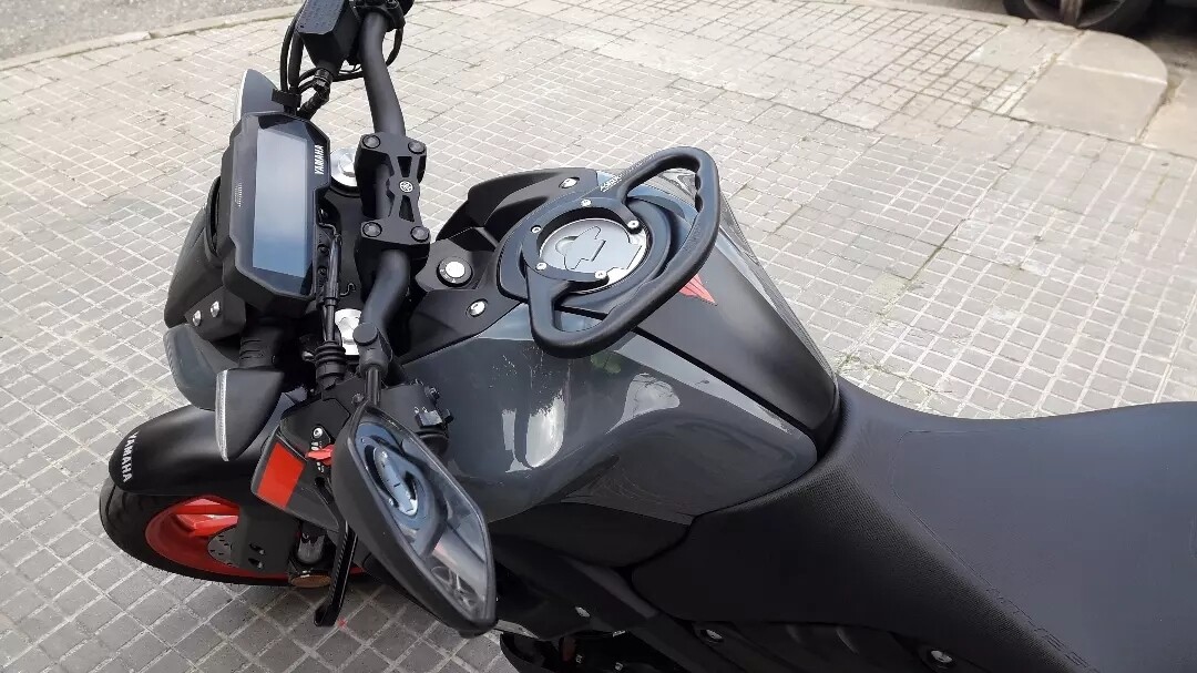 ASIDERO YAMAHA YR01 B-E