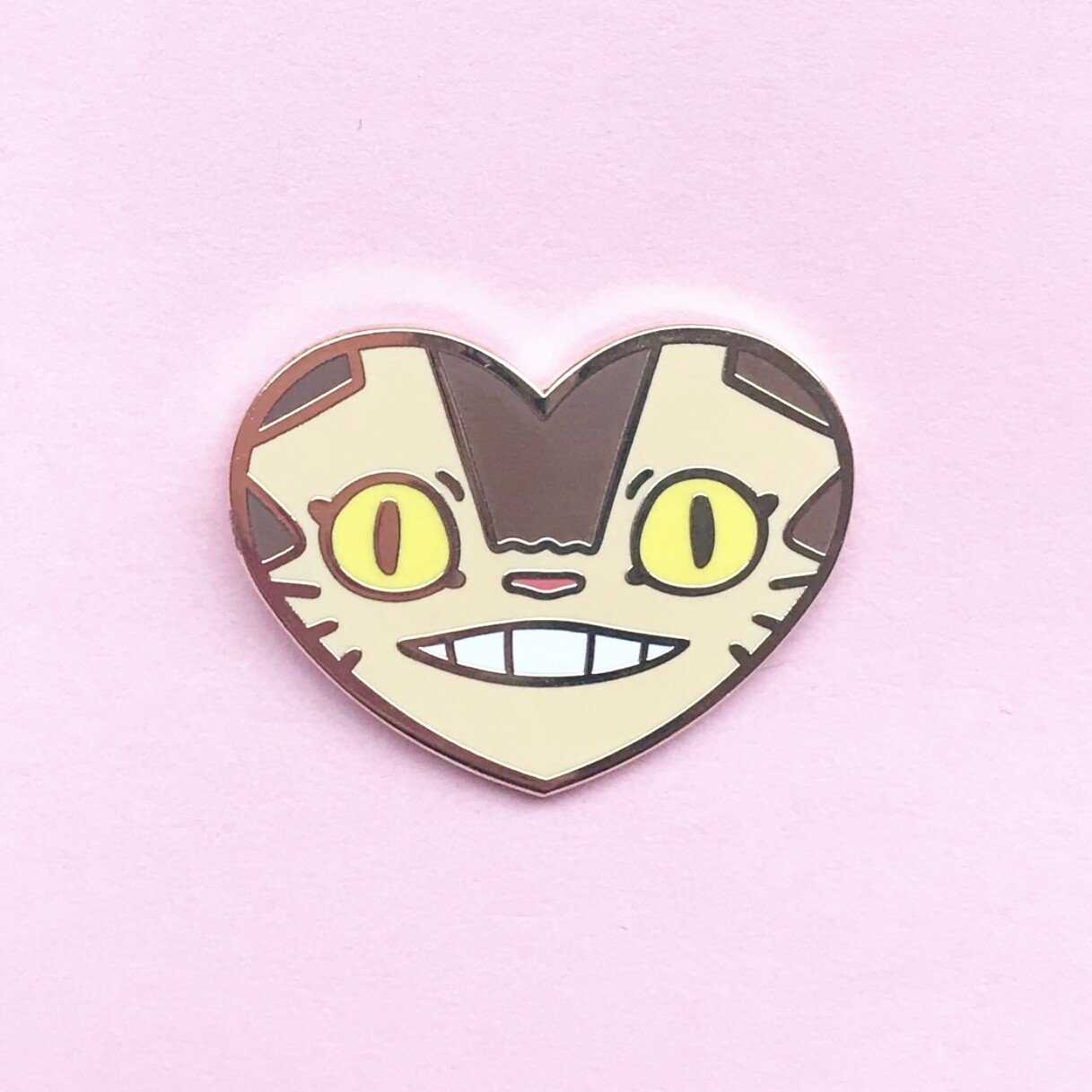 Lovely Catbus (Nekobasu) pin