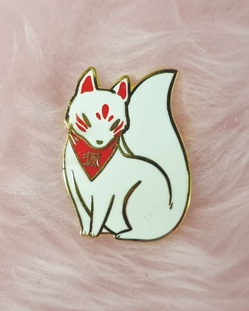 Kitsune pin