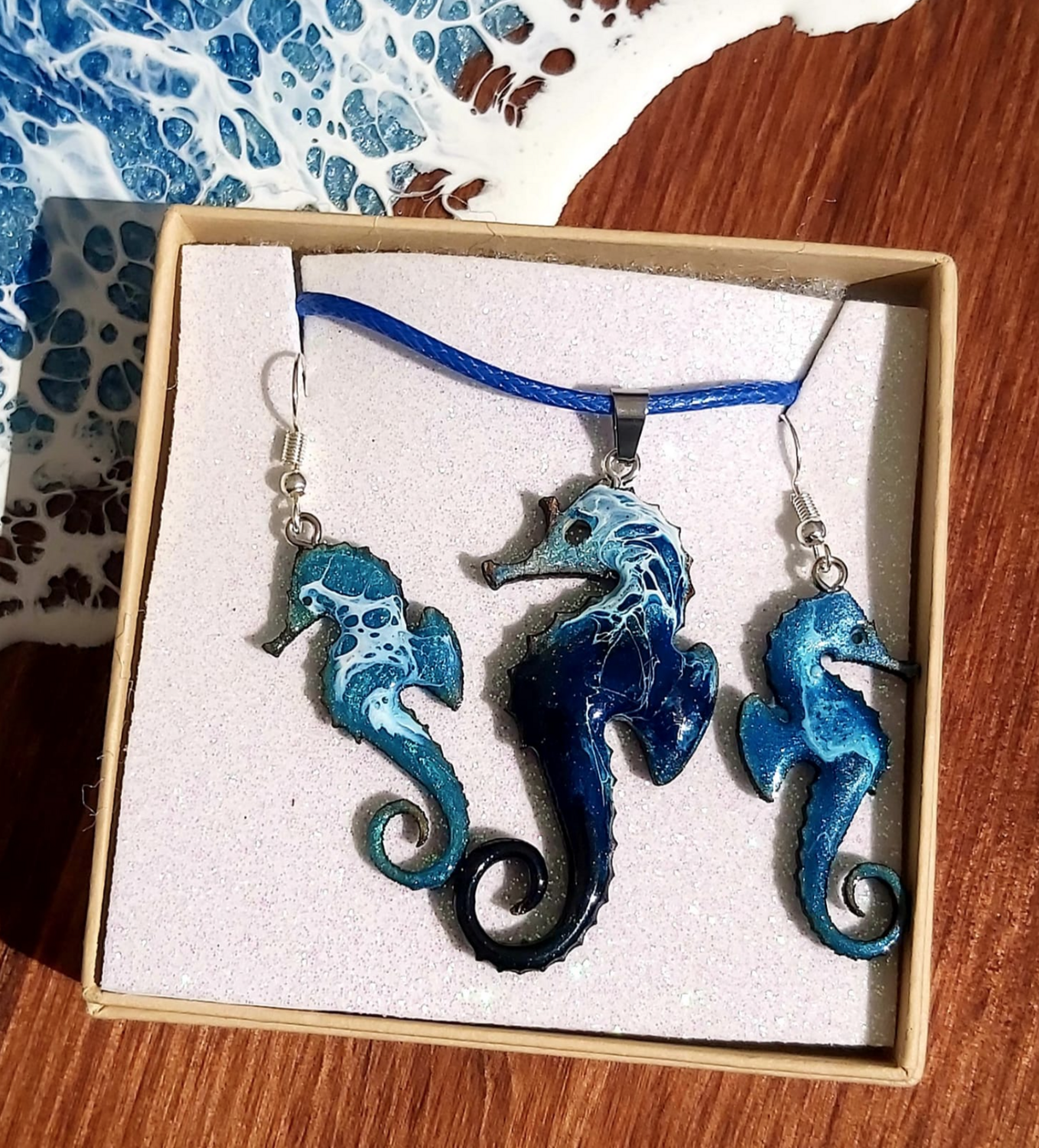 Conjunto pendientes y colgante de animales marinos