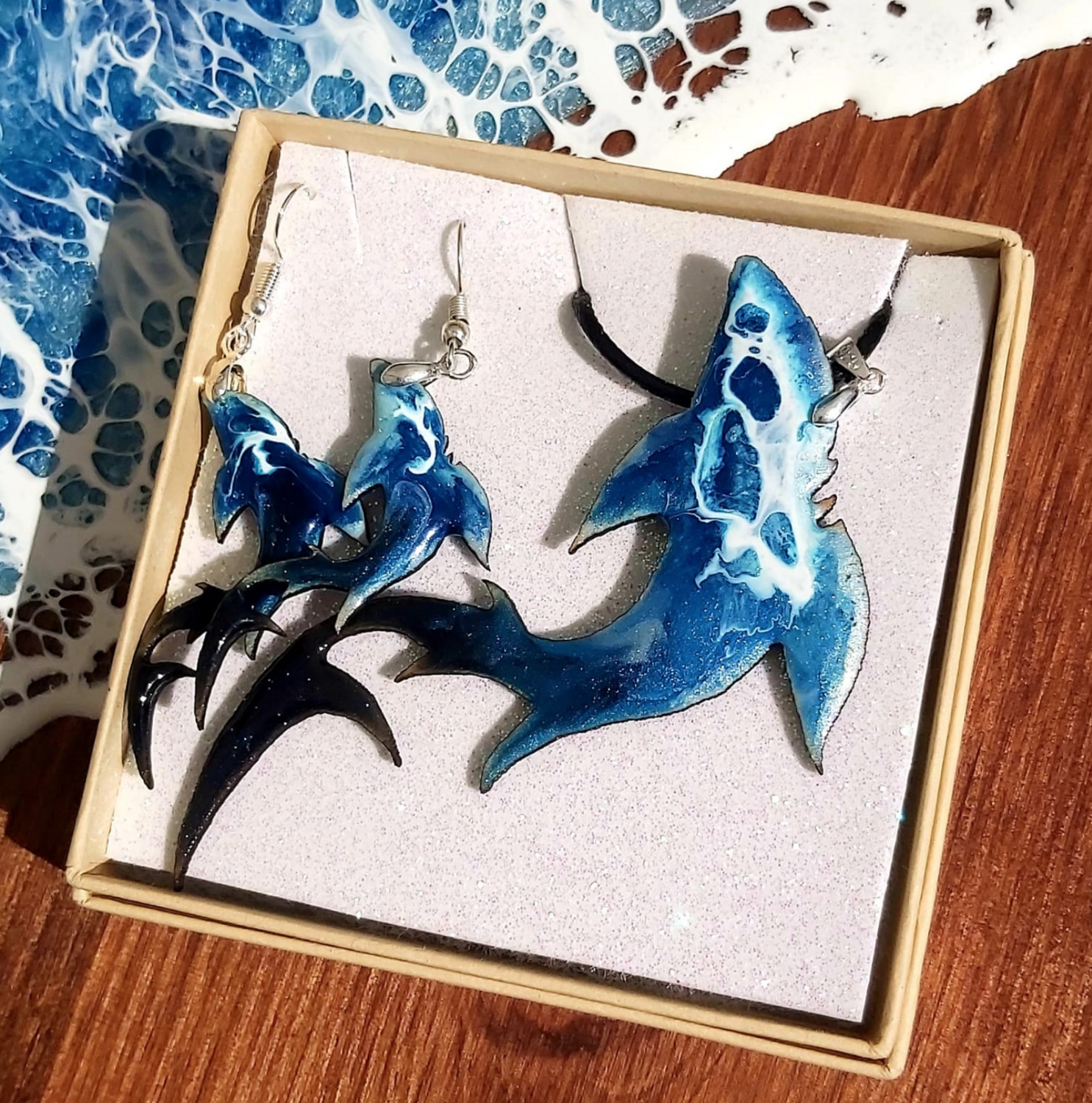 Conjunto pendientes y colgante de animales marinos