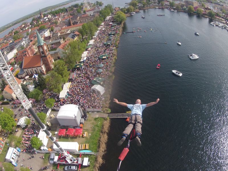 Bungee-Ticket Einzelsprung in Werder über Wasser  01.+02.05.2026
