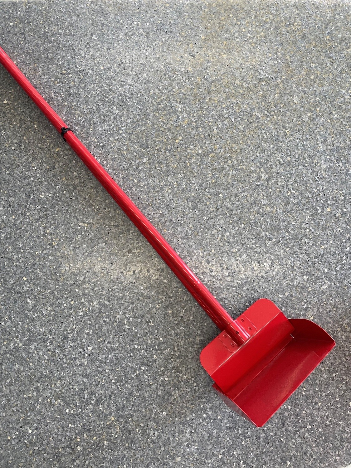 RED EZ SCOOPER