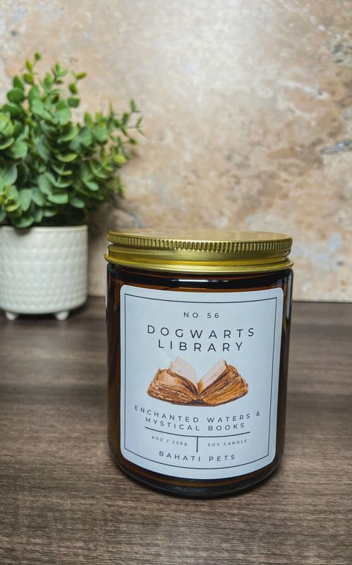 Dogwarts Library 8 Oz Candle