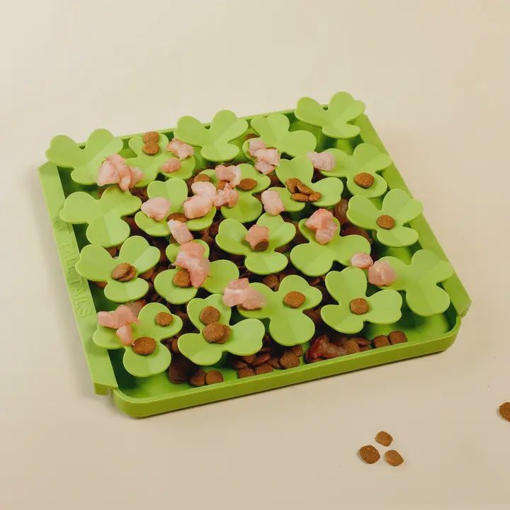 CLOVER FORAGING MAT