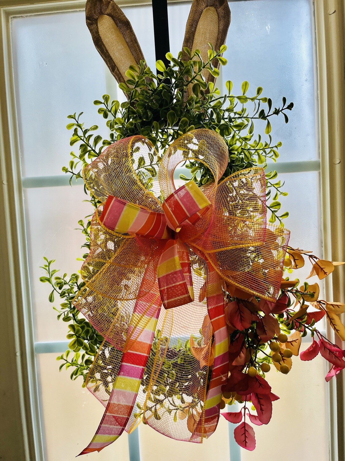 A Springtime Spectacle of Greenery and Peachy Charm