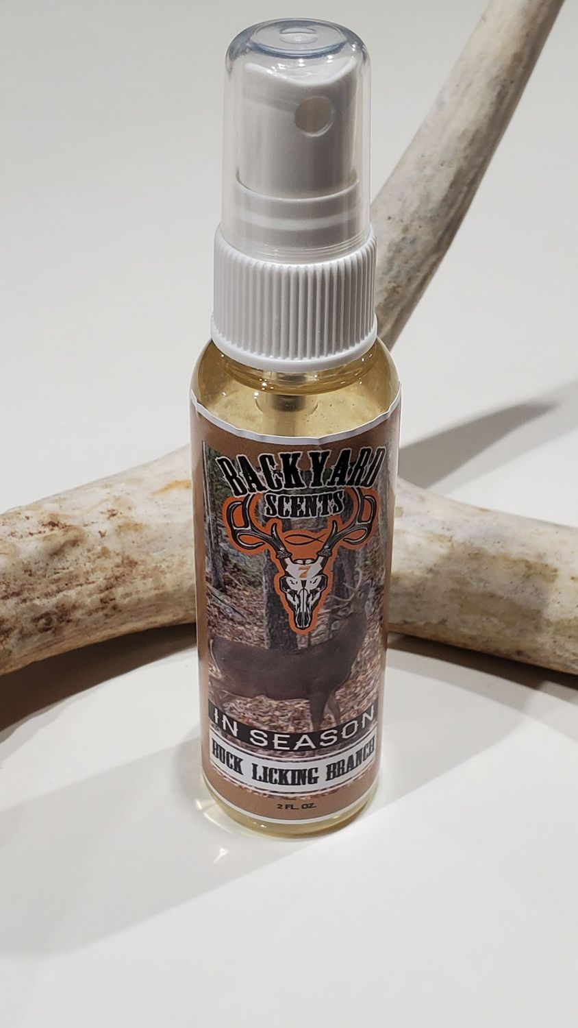 IN-SEASON Buck Licking Branch SPRAY