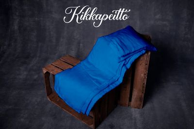 Kikkapeitto (sininen) noin 150 cm x 200 cm petaushelmalla (noin 35 cm)