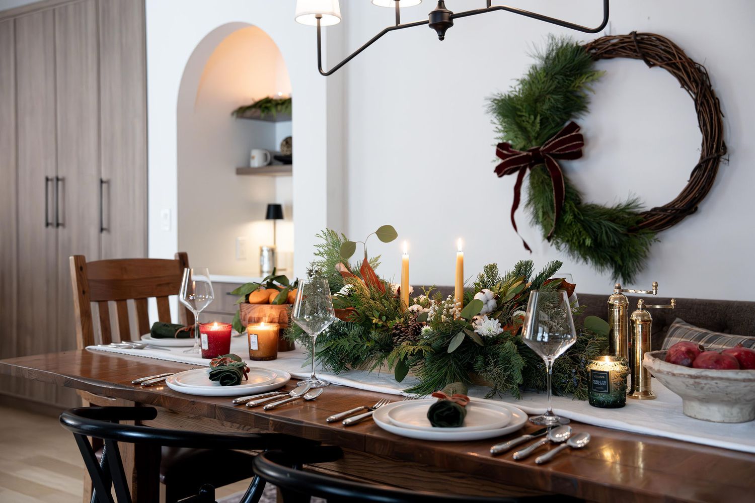 Lush Holiday Tablerunner