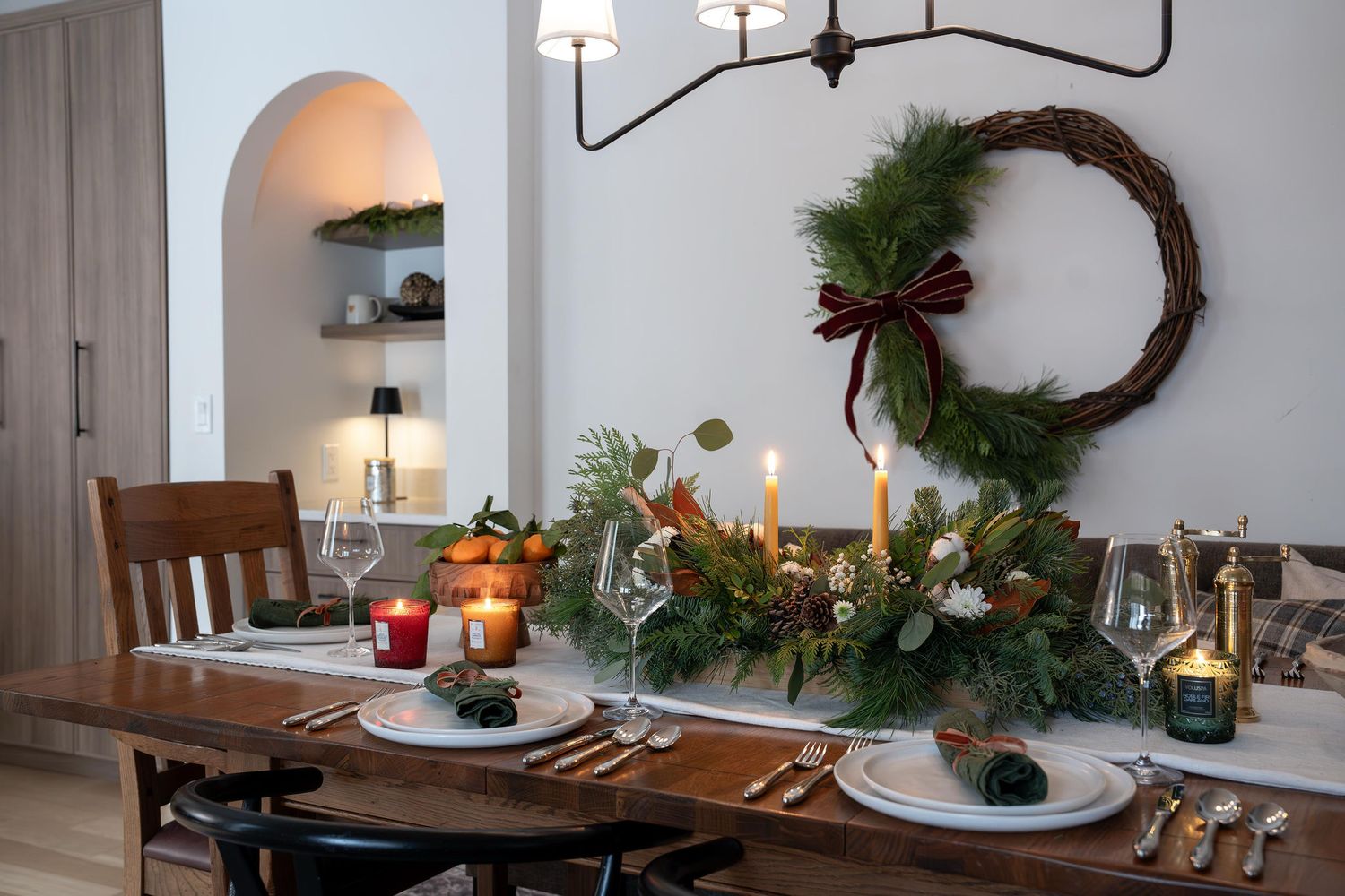 Lush Holiday Tablerunner
