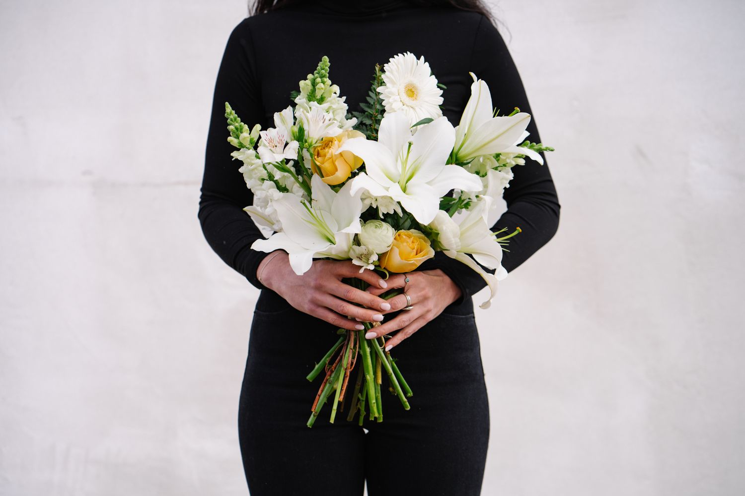 Mother's Day: Neutral Bundle of Blooms