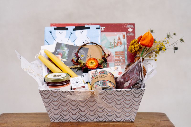 Happy Holidays Gift Basket