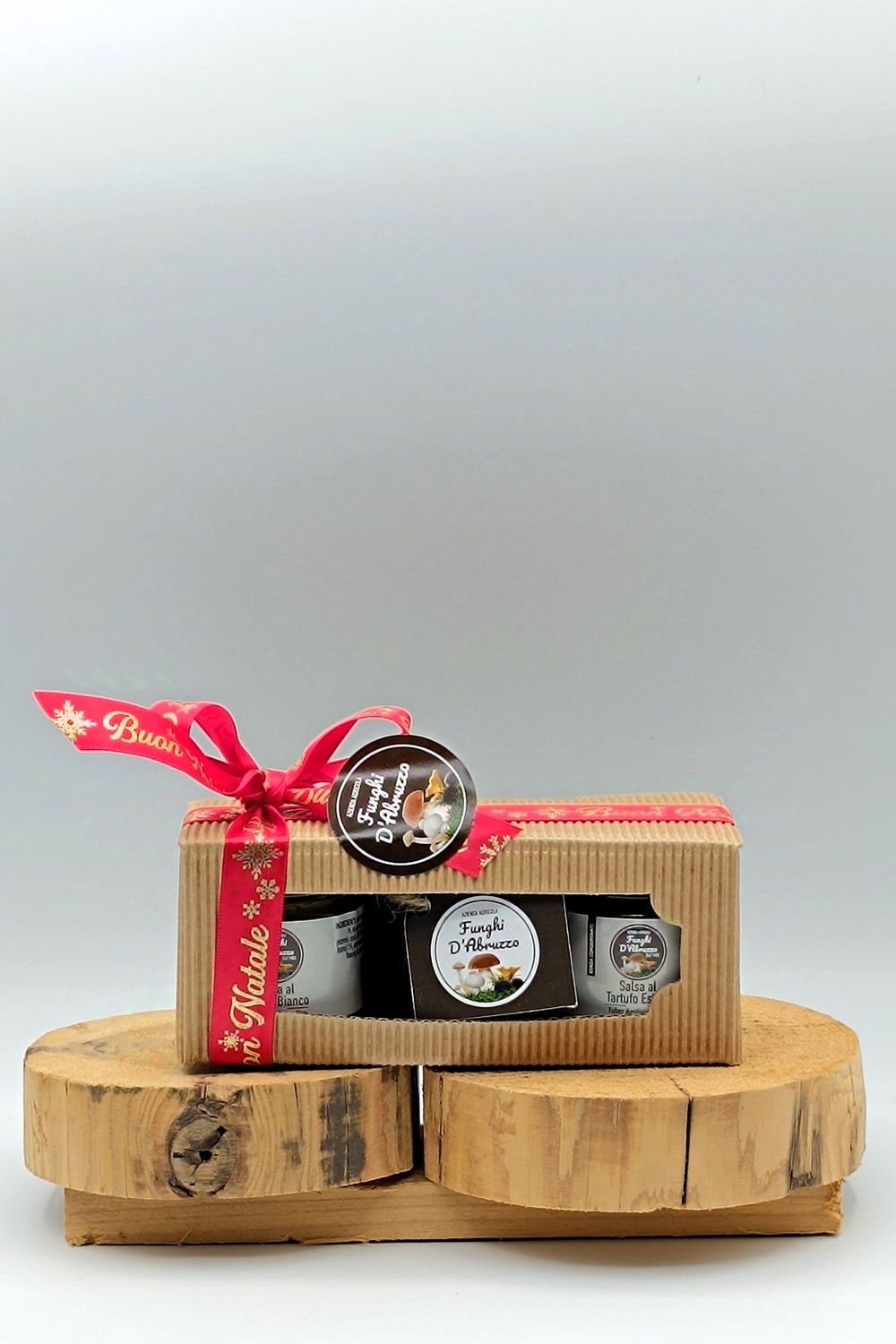 Confezione regalo da tre pezzi piccola: 1 tartufo nero 30g, 1 crema di porcini 30g, 1miele 50gr