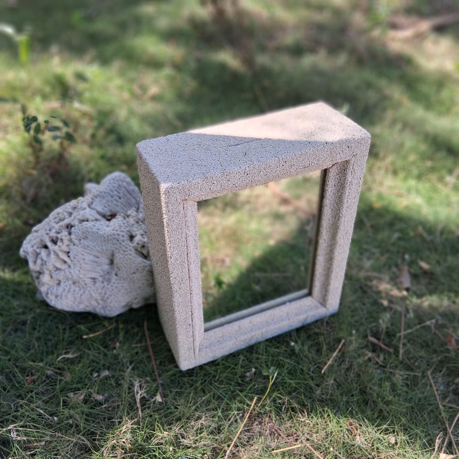 Sand mirror bank