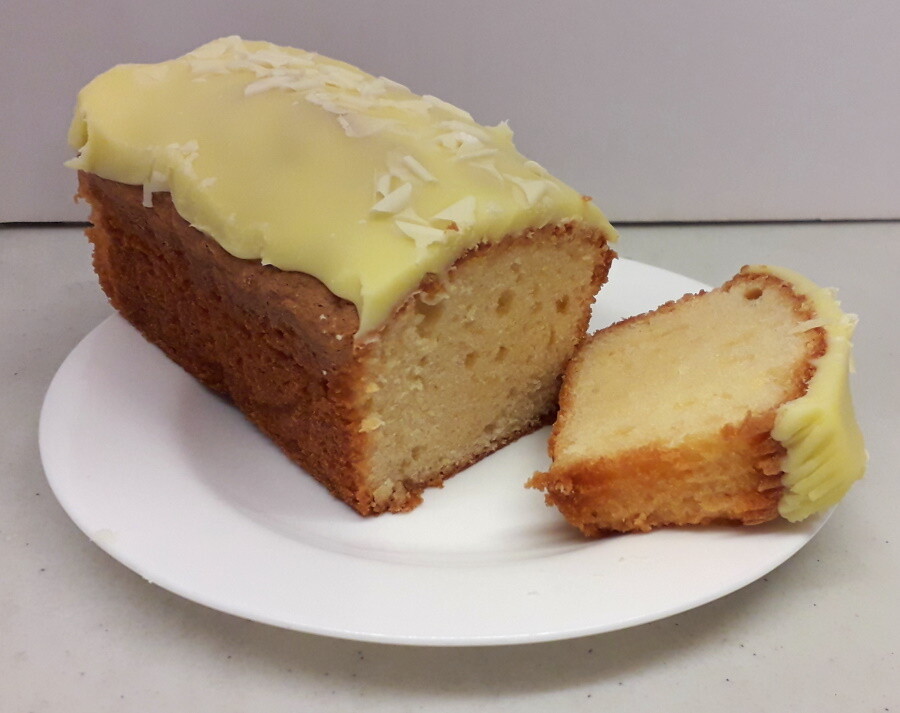 Nevis Bakery Lemon Fudge Cake (420G)