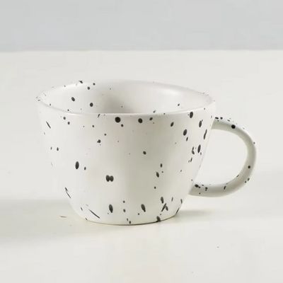 Taza Irregular De Ceramica 330 Ml Pack De Dos Unidades Blanco Pintas
