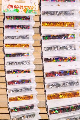 Diamantina de figuras en tubo con 12