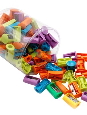 Sacapuntas económico  curvo c/72 pzas