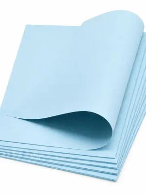 Paquete de 10 cartulinas en tono azul pastel.