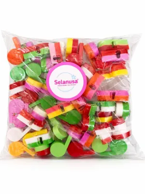 Paquete de 50 silbatos económicos marca Selanusa al mayoreo.