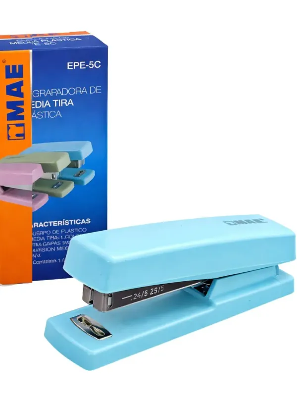 Engrapadora Media Tira MAE – Colores (20 Hojas) Detalle del acabado brillante y pintura resistente de la engrapadora