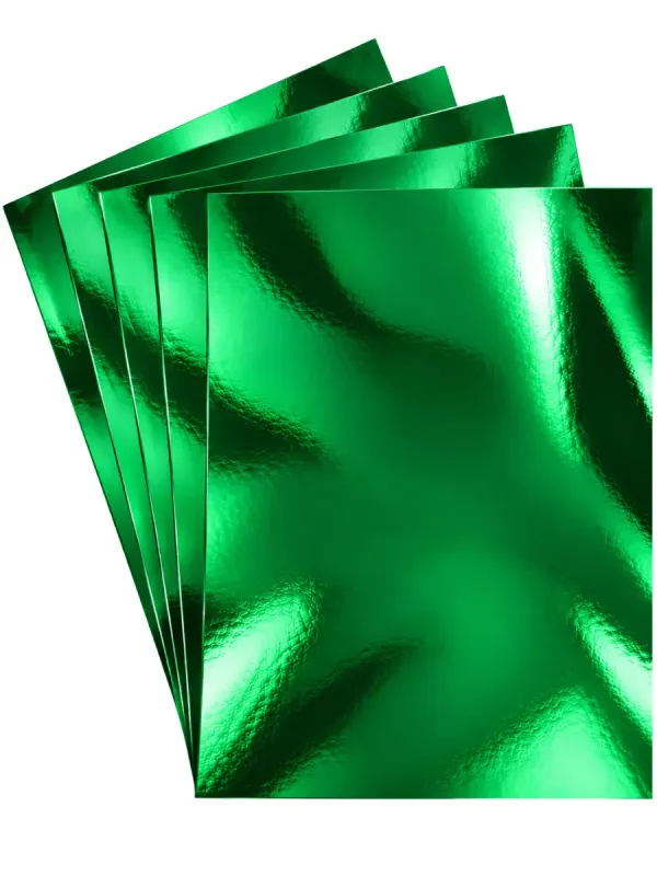 Cartulinas con acabado metalizado brillante en tono verde bandera para trabajos escolares