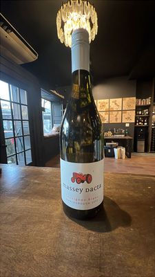 Massey Dacta Sauvignon Blanc 750 mL
