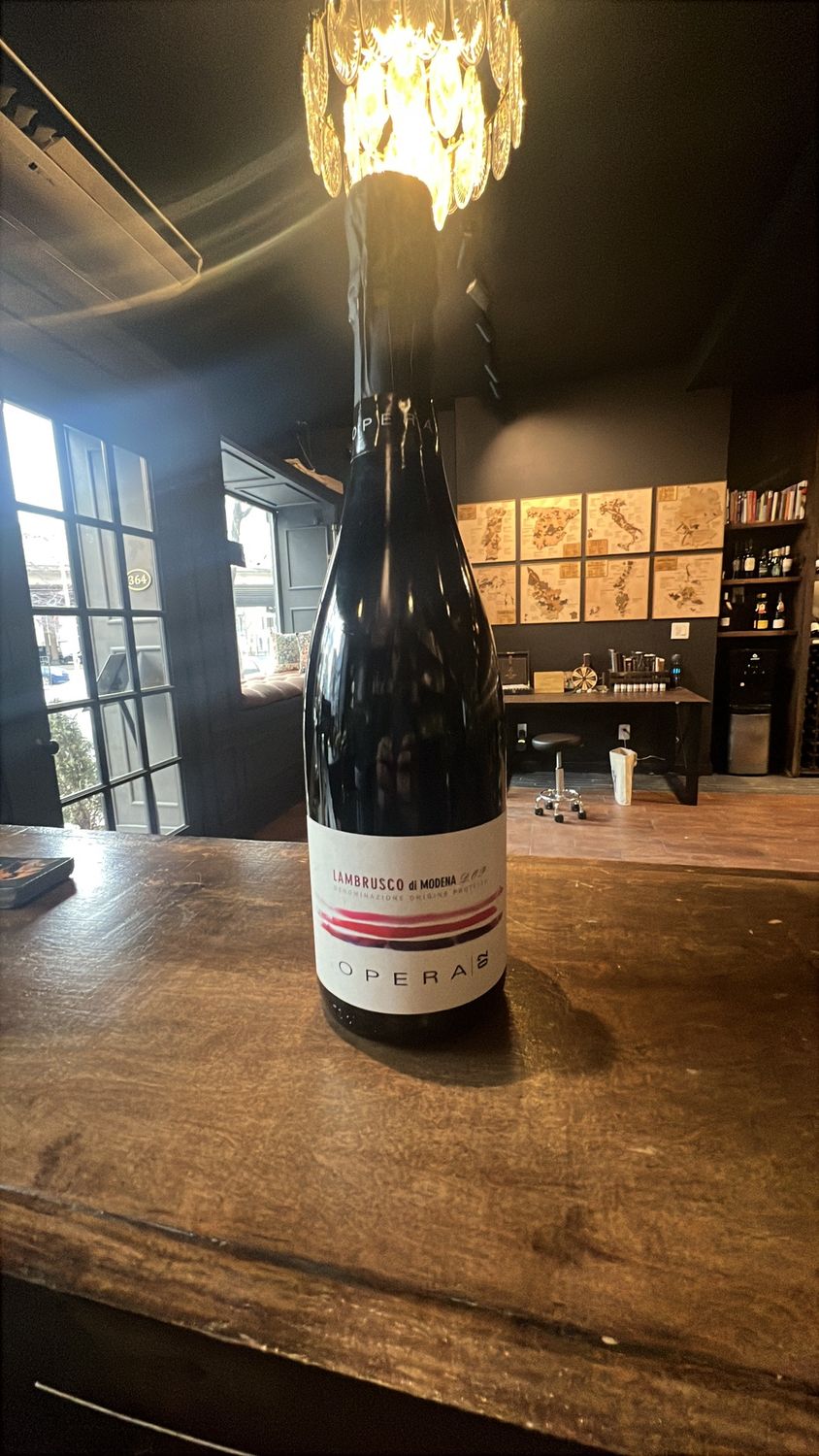 Opera Lambrusco di Modena Amabile (Demi-Sec) 750 mL