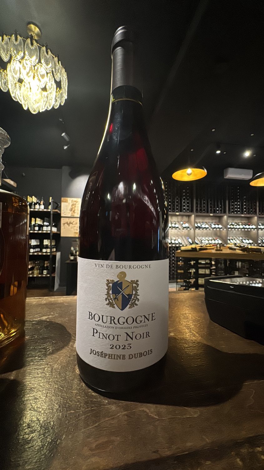Vin De Bourgogne - Josephine Dubois - Pinot Noir 750 mL