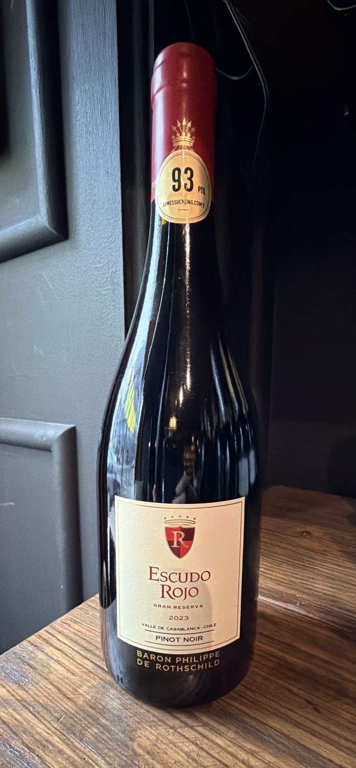 Escudo Rojo Gran Reserva Pinot Noir Valle De Casablanca  750 mL