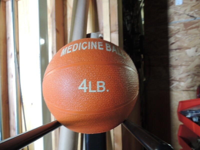 4LB Rubber Medicine Ball