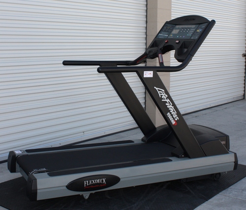 Life Fitness 9500HR Next Generation - Remanufactured