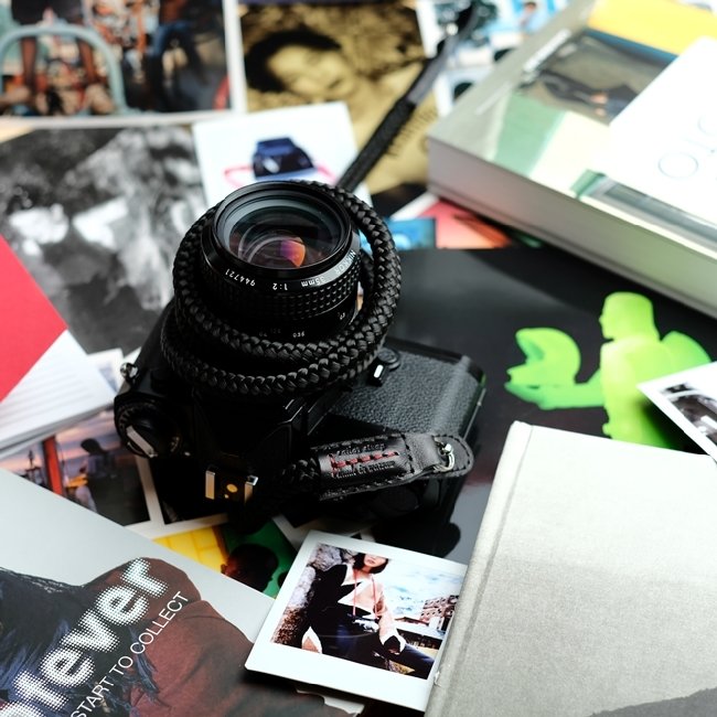 El Capitan Black. Neck Camera Strap