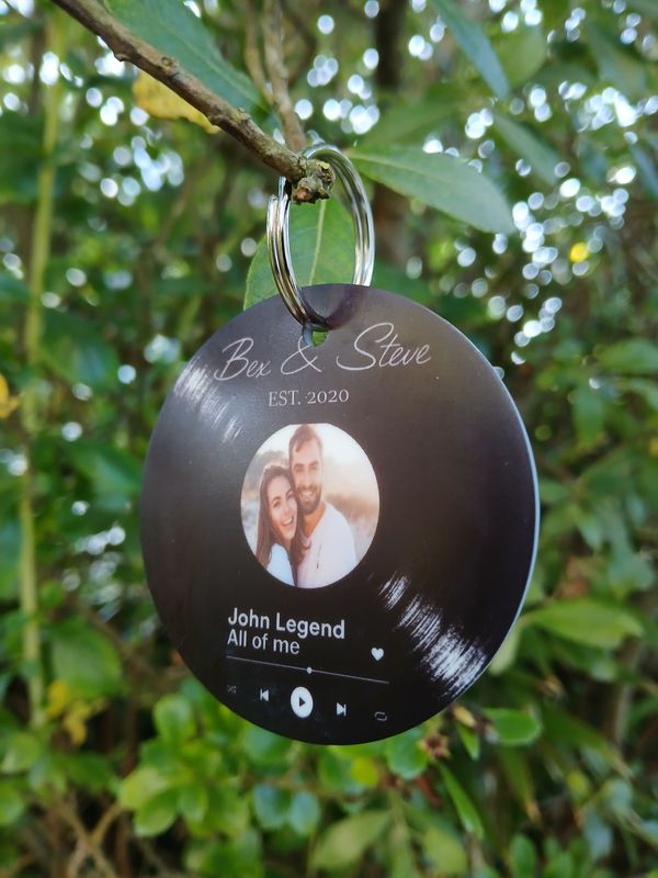 Personalised keyring keepsake spotify favourite song names marriage couple gift