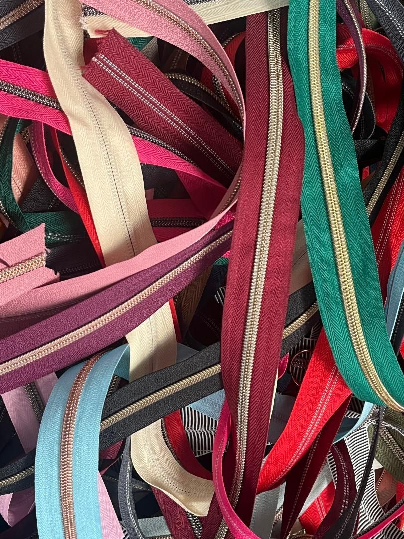 CLEARANCE - 125 meters of Nylon Continuous Zip Ends