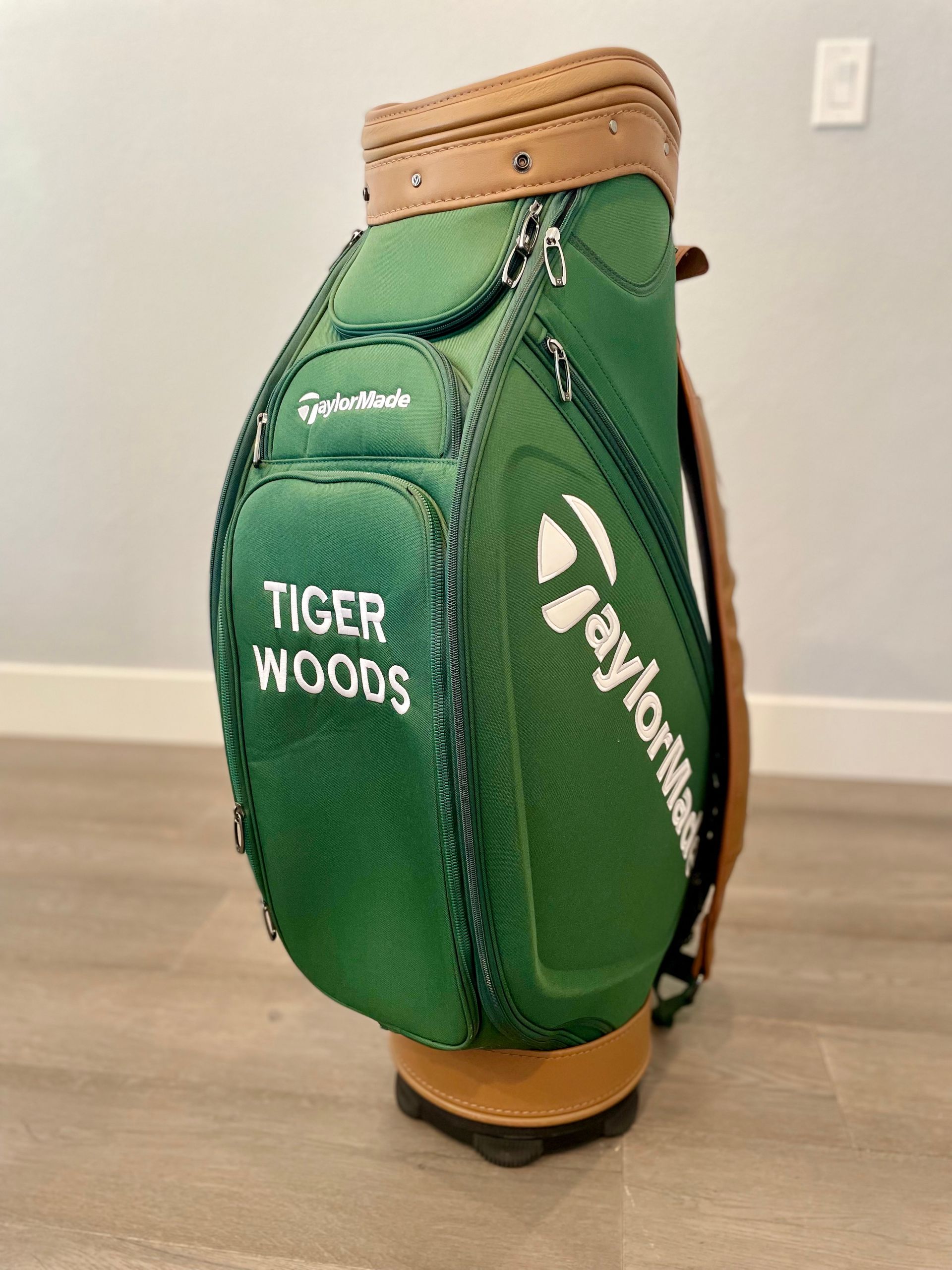 *NEW* TaylorMade Tiger Woods 2018 Masters Green Season Opener Staff Bag