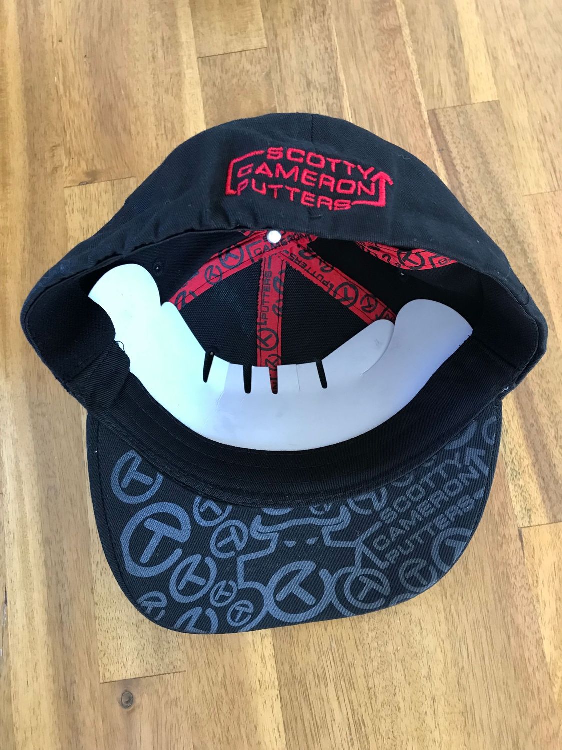 NEW* Scotty Cameron Signed Red Circle T Flexfit Hat