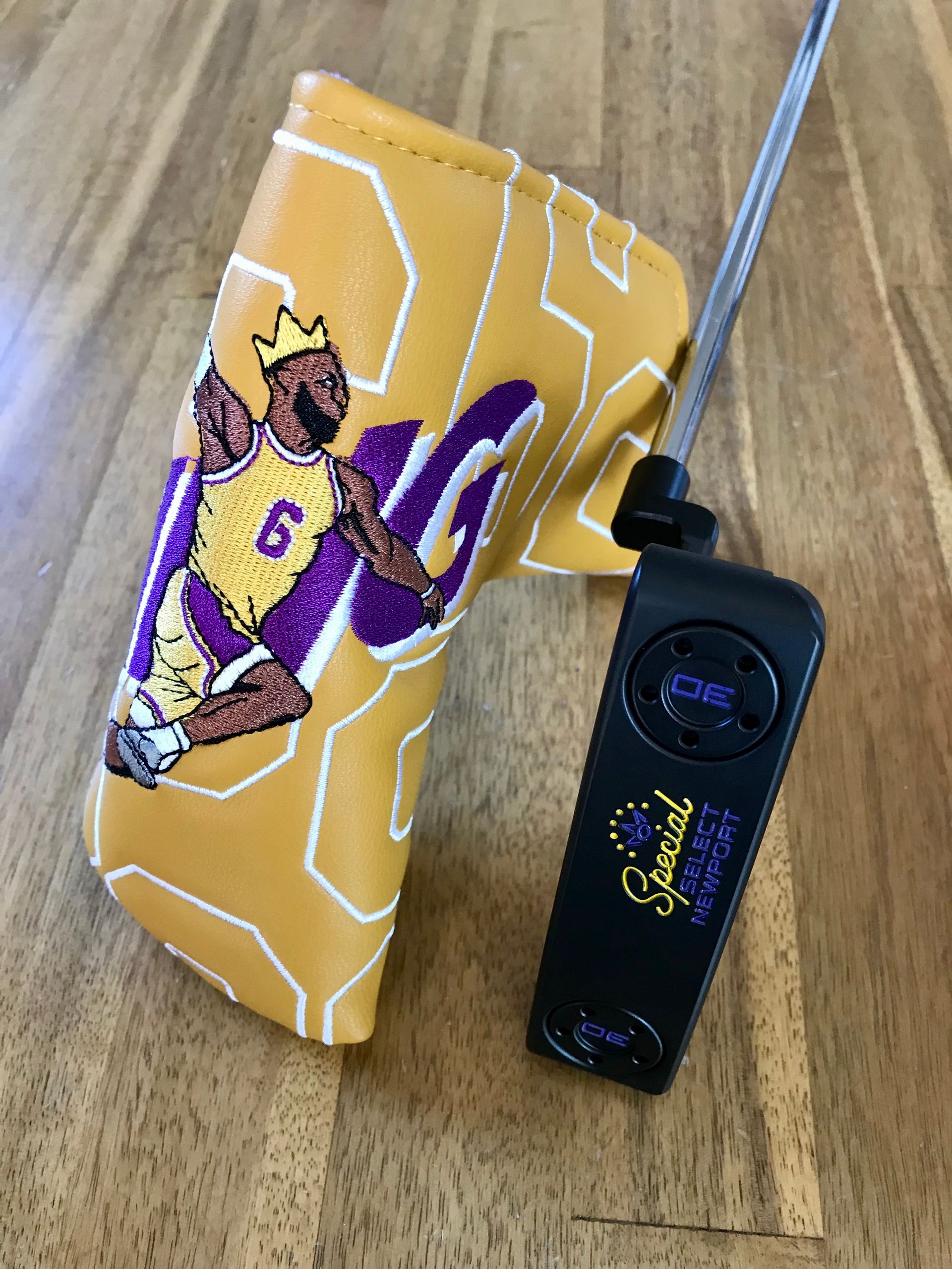 *NEW* Scotty Cameron SS Newport LA Lakers Purple/Gold 34in Putter